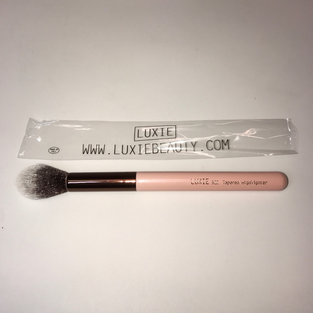 Set of 3 - Luxie RoseGold Tapered Highlighting Face Brush 522